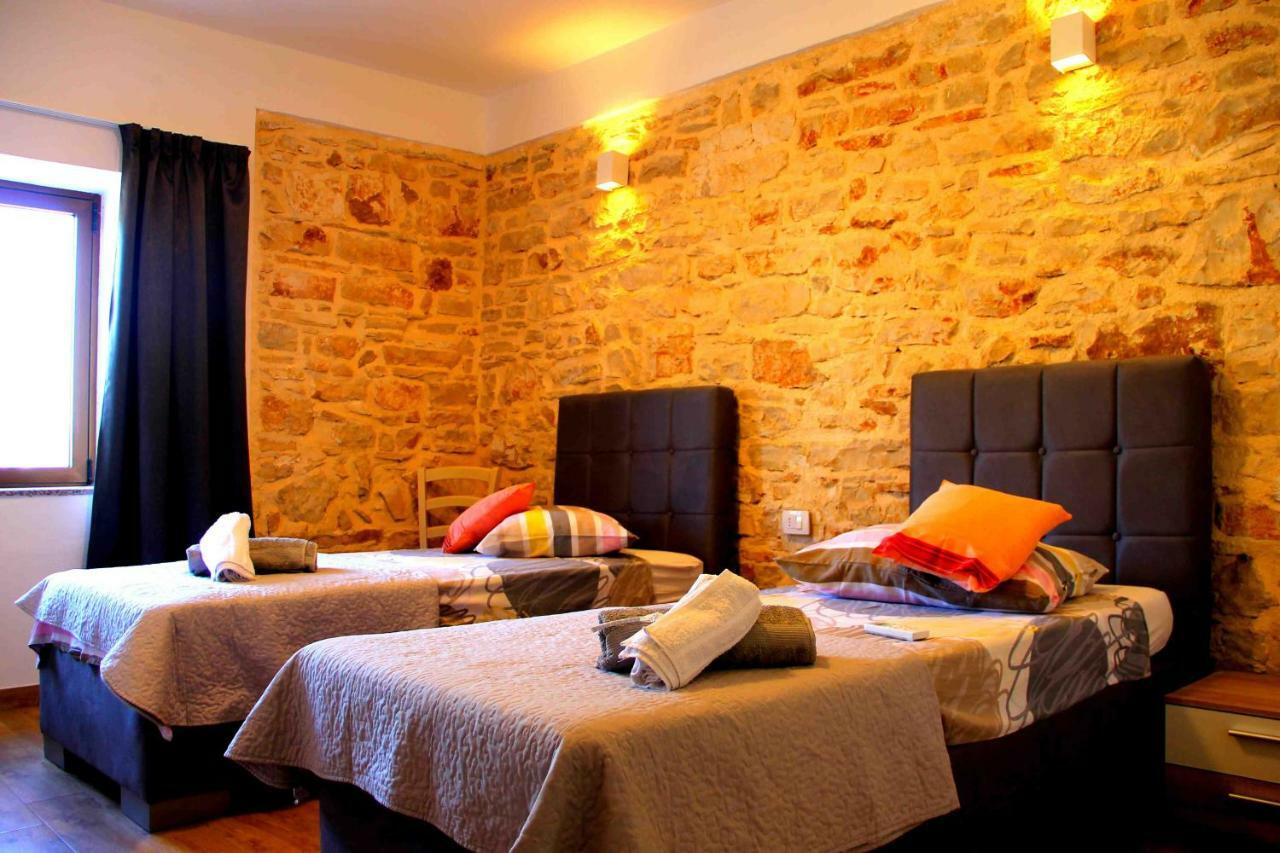 Sonia Rooms Пула Екстериор снимка